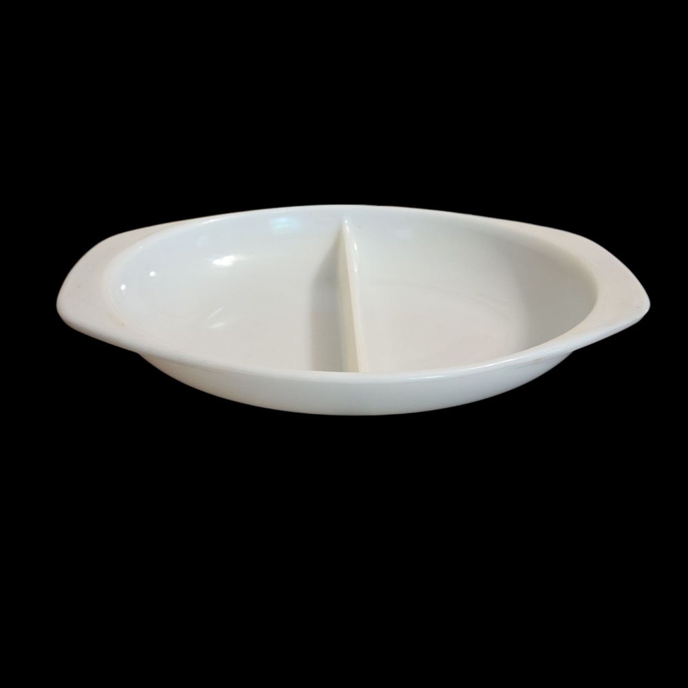 Vintage Pyrex‎ Opal 1063 Divided Serving Dish 1.5qt Milk Glass